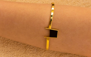 Solid Bracelet with Black Onyx