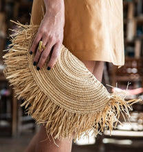 Load image into Gallery viewer, Raffia clutch bag
